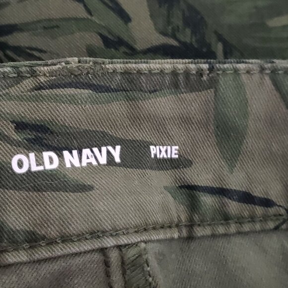 Old Navy Pixie Pant Leaf Print Size 20 Plus Long Ankle Crop Stretch Tropical NWT - Picture 8 of 11